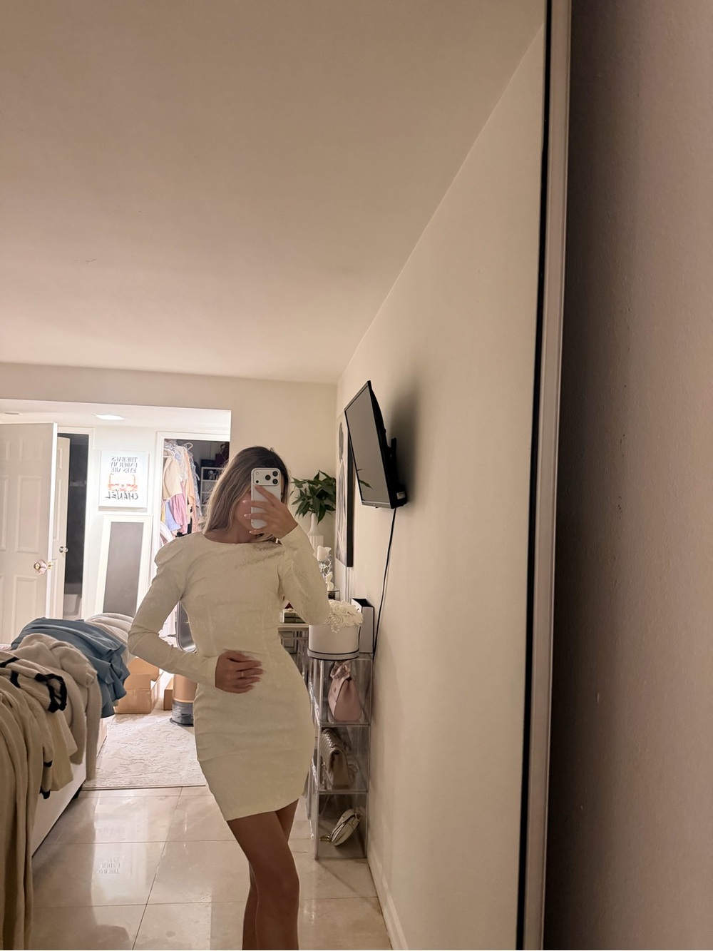 Elegant White Long-Sleeve Mini Dress